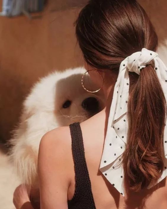 过时的丝巾绑头发,丝巾扎头发蝴蝶结造型