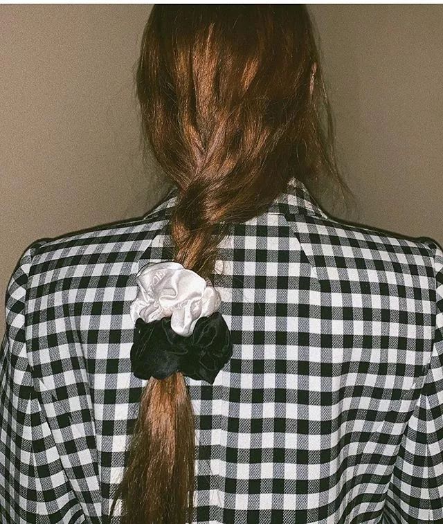 过时的丝巾绑头发,丝巾扎头发蝴蝶结造型