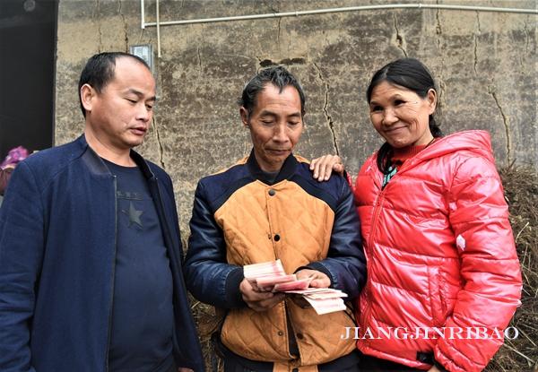 一根臭黄荆，带动一个社的回归