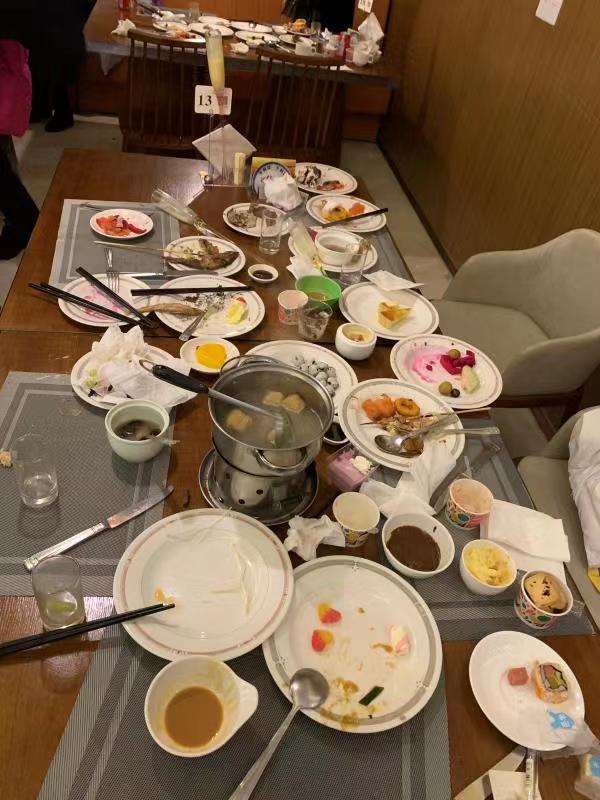 温都记者走访5家酒店：当“光盘行动”遇上“自助餐”，个别食客浪费依然严重