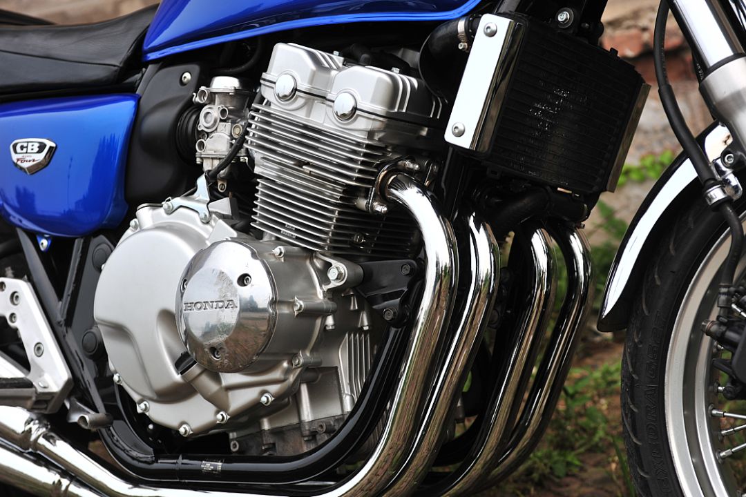 本田cb4002018款试驾,2024款本田cb400试驾