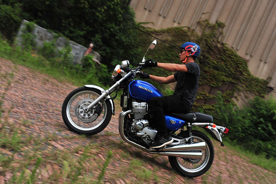 本田cb4002018款试驾,2024款本田cb400试驾