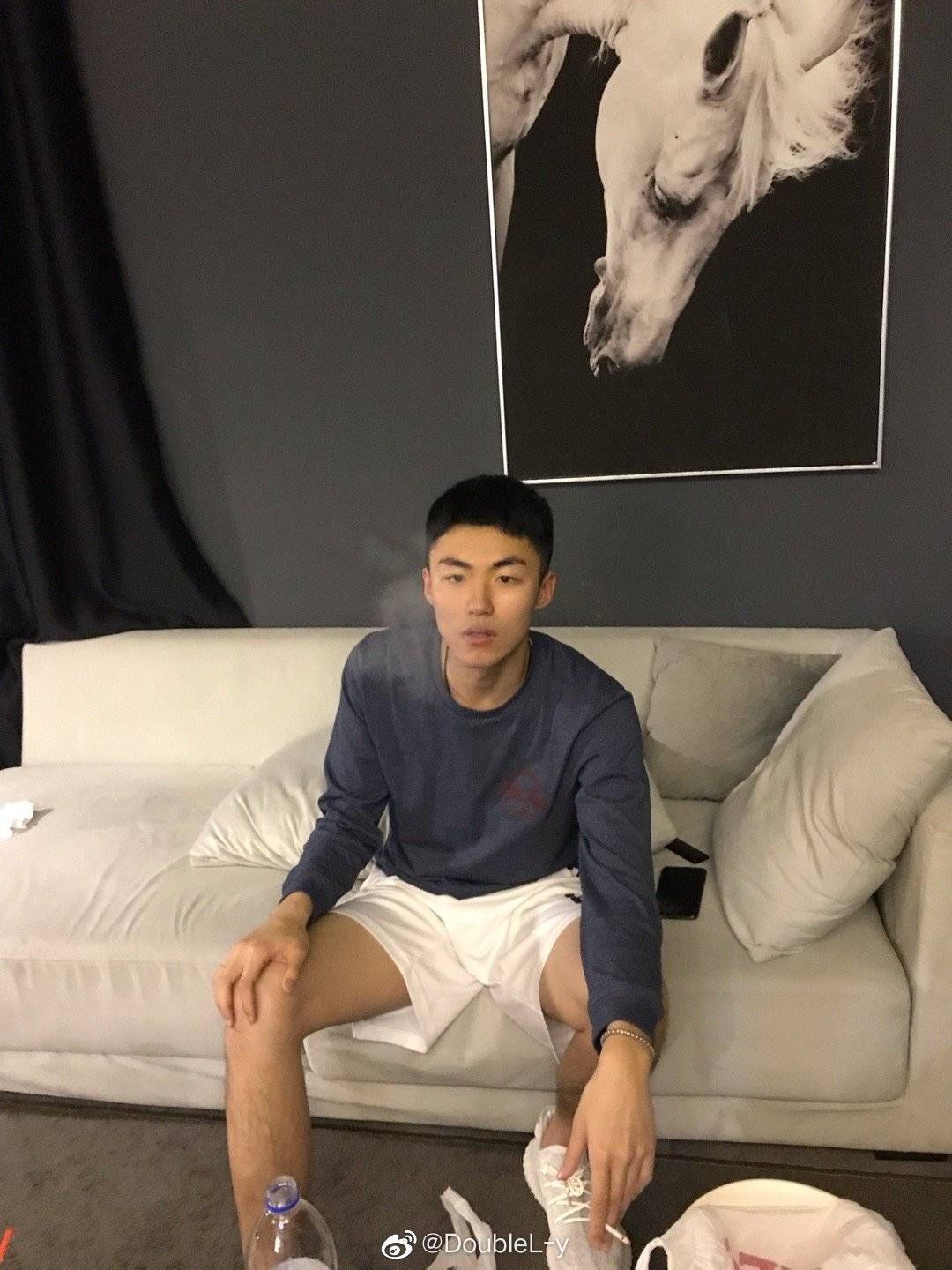 行走的荷尔蒙霸气圆寸头,寸头帅气小哥哥