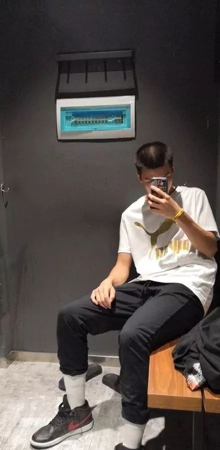 行走的荷尔蒙霸气圆寸头,寸头帅气小哥哥