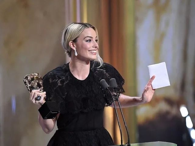 凯特穿蓝色旧裙子,凯特穿旧衣服走红毯