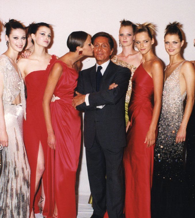 知道你们无聊，于是请来这些时装大师，陪你们一起宅在家中