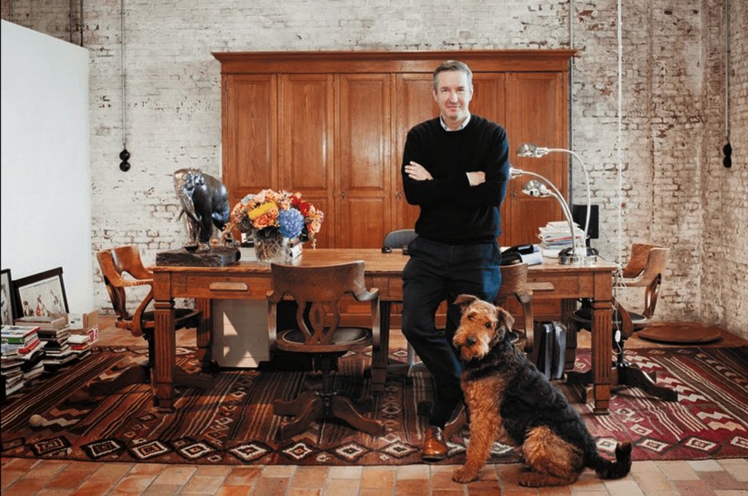 知道你们无聊，于是请来这些时装大师，陪你们一起宅在家中