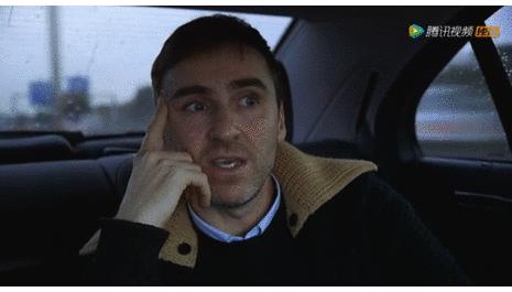 知道你们无聊，于是请来这些时装大师，陪你们一起宅在家中