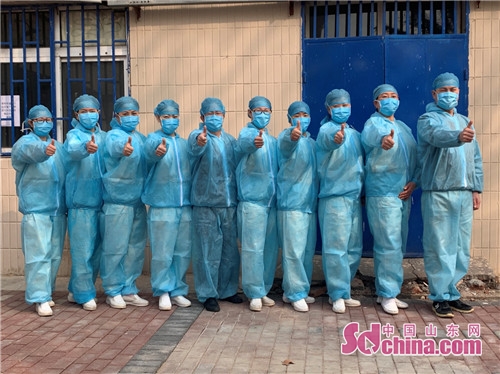 他坚守在抗疫一线,他在抗疫一线连续奋战十天九夜