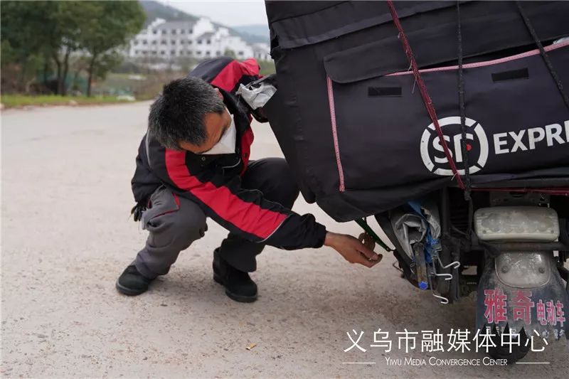 战疫平凡的岗位是不平凡的坚守,战疫后方平凡岗位上的坚守和奉献