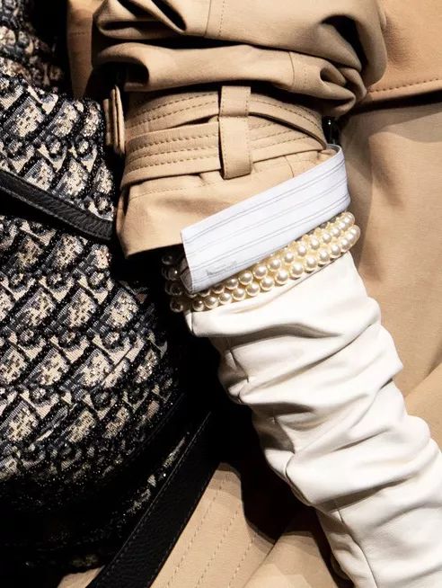 赶紧入手|一起做个戴珍珠项链的*男美**纸