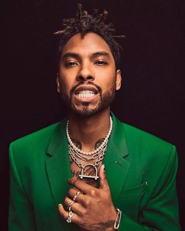 赶紧入手|一起做个戴珍珠项链的*男美**纸