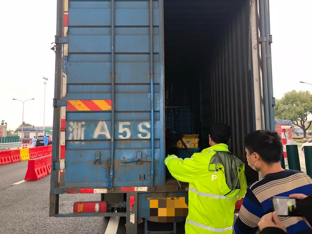 上海3天劝返3251人，有人流利报出地址也不行