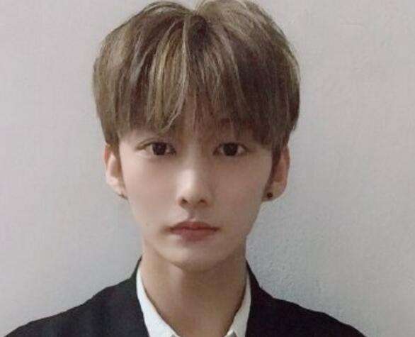 午间星闻｜人民日报点赞中国女足：表现很亮眼，附加赛不惧怕任何对手；《以团之名》选手黄智博被抓，乐华声明已解除练习生合同