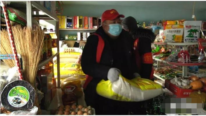 *党**员做“代购”群众暖“心扉”