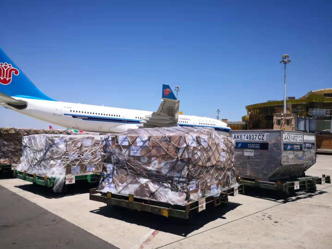 为了给温州找防护服，浙江老乡跑遍了小半个非洲