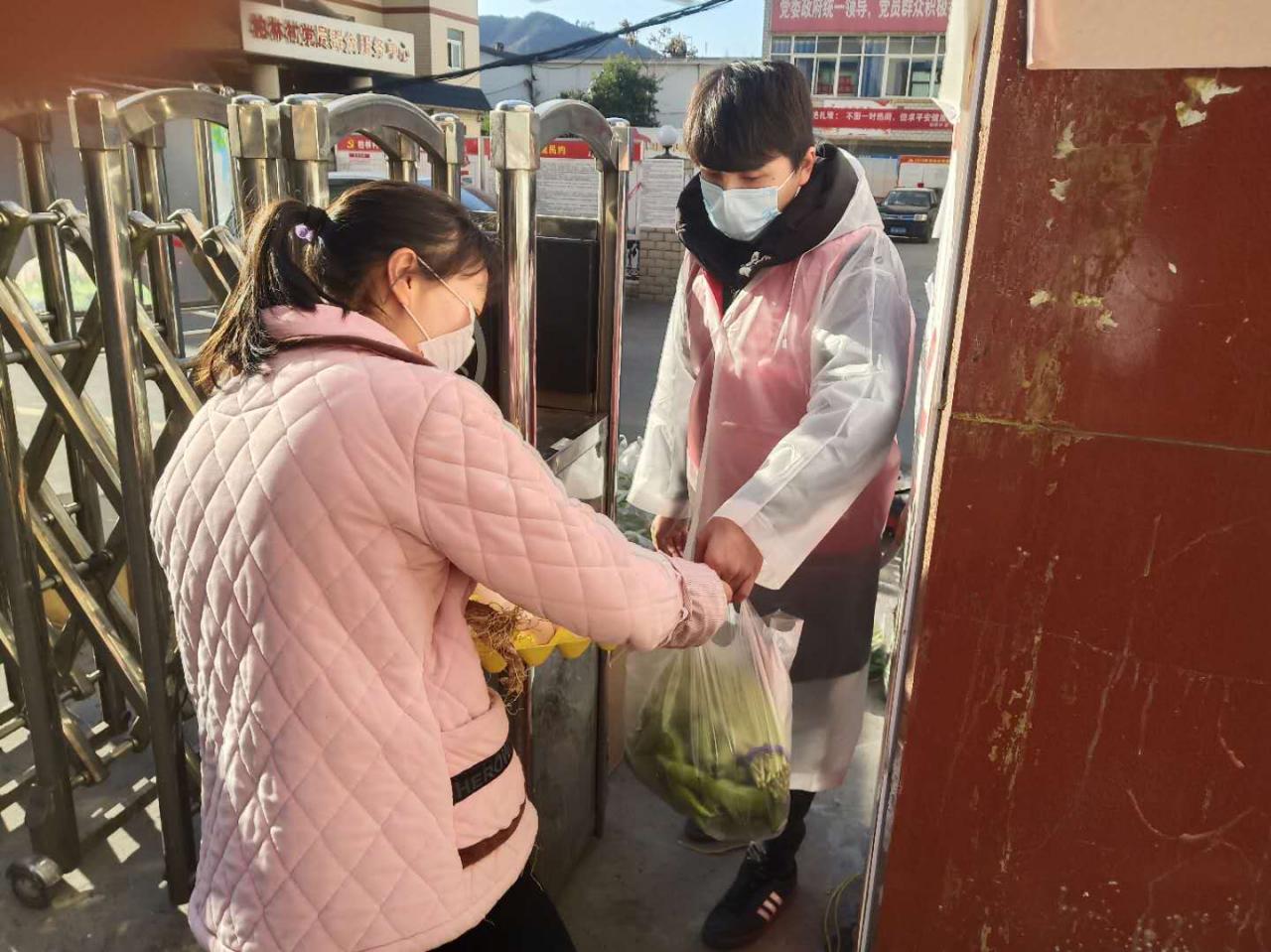 十堰市柏林镇：“志愿红”，闪耀柏林防控一线