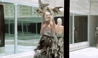 麦昆13年照片,麦昆怎么去世的