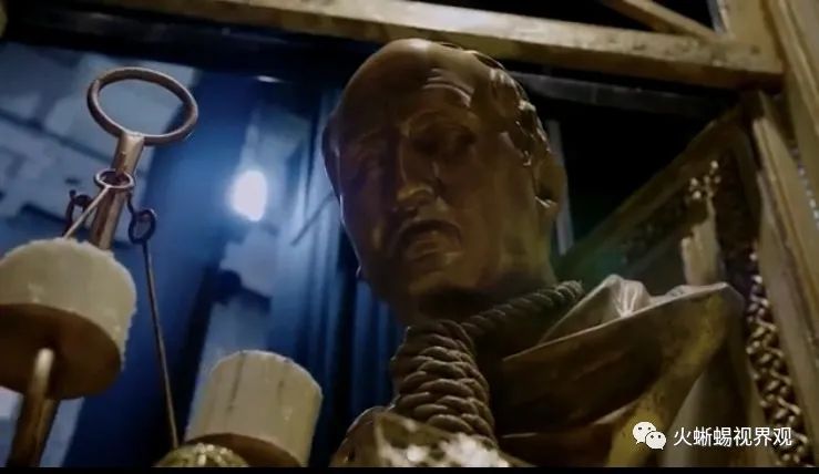 这个尸堆满地的舞台是否满足你对“血腥混乱美学”的全部想象？