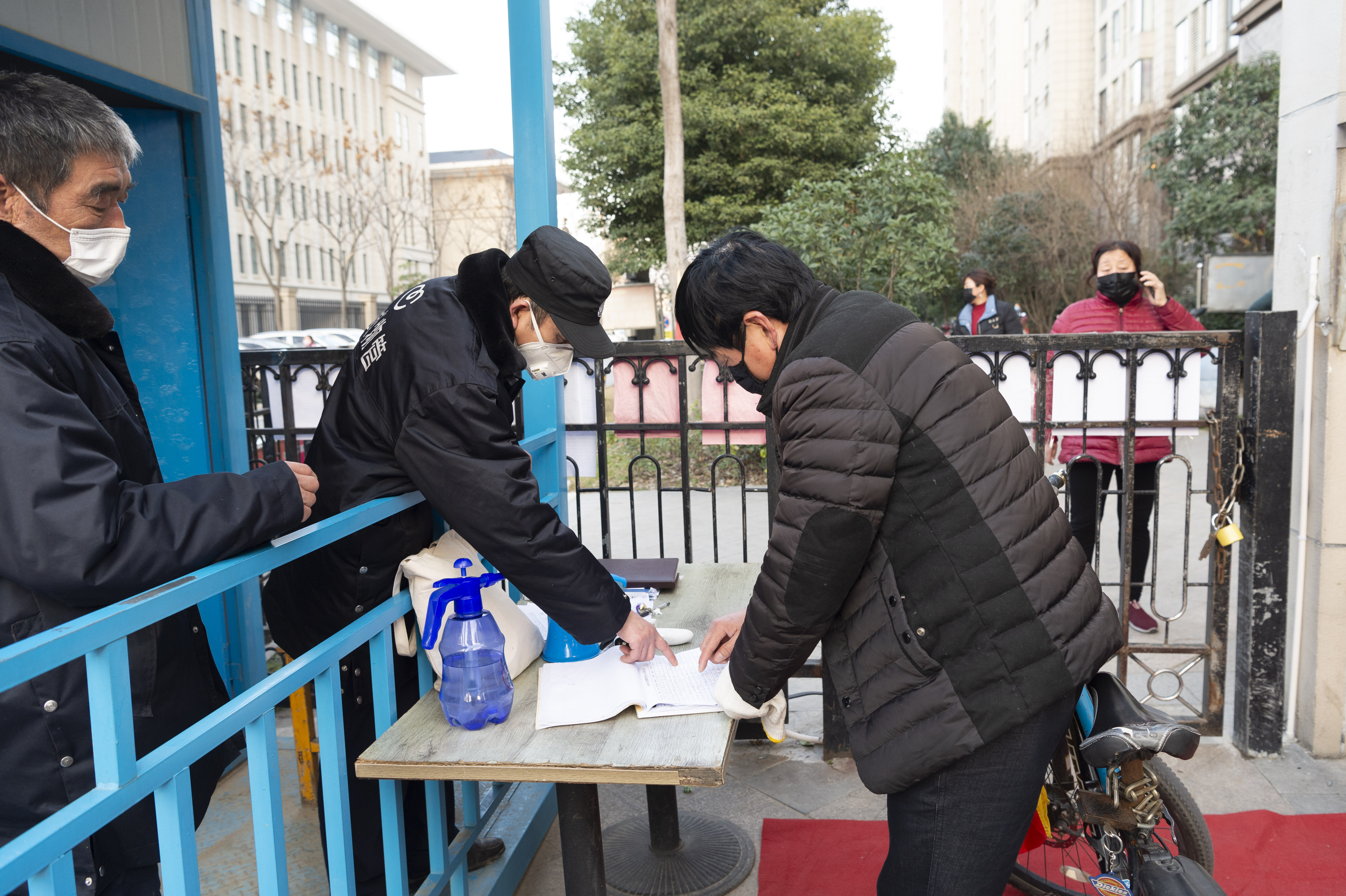 决不后退半步,决不后退完整视频