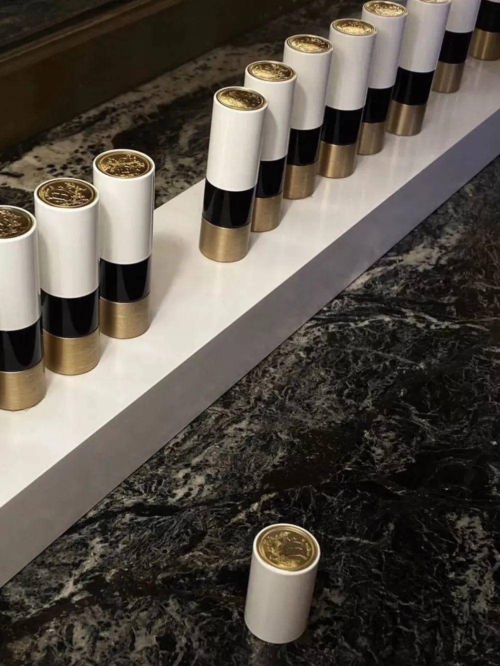 爱马仕口红真正的口红界爱马仕,爱马仕21号口红普通版和限量版