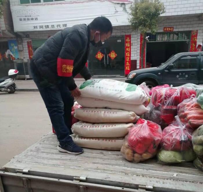 退役军人坚守疫线化身硬核担当,退役军人坚守战疫一线显担当