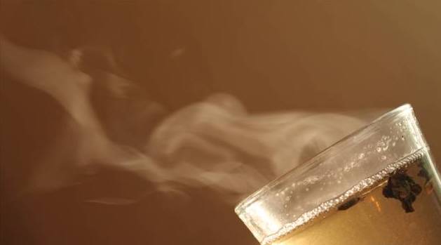 穿着衣服被开水烫伤急救,开水烫伤的急救措施