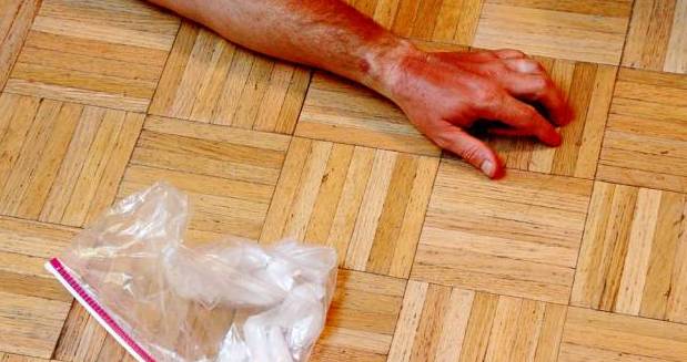 穿着衣服被开水烫伤急救,开水烫伤的急救措施