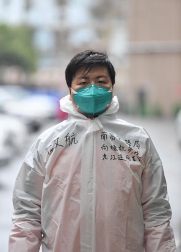 余文航：在武汉当“超级代购”的火车司机