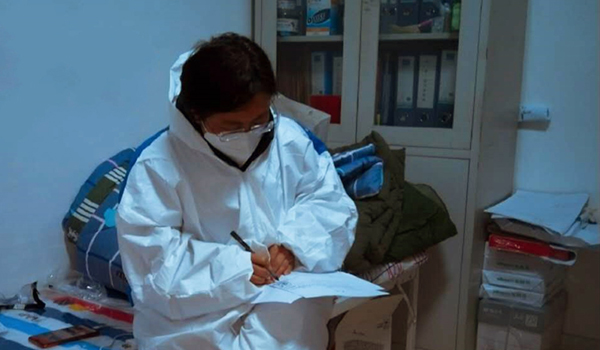 看不清你眼角是否有泪花只知道号令既出使命必达