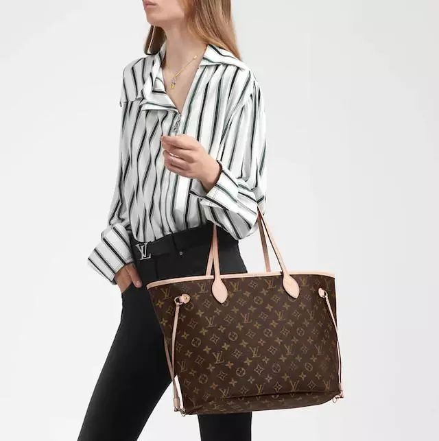 预算1万2在lv店买什么包,1万左右的lv包哪款好