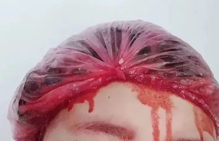 不要在家自己染发,千万不要自己在家染发