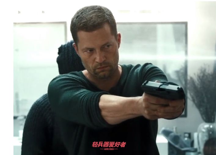 德国战术电影看过吗？《孤胆保镖》硬汉大叔和少女的枪械盛宴「电影*器武**解析」