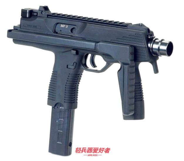 德国战术电影看过吗？《孤胆保镖》硬汉大叔和少女的枪械盛宴「电影*器武**解析」