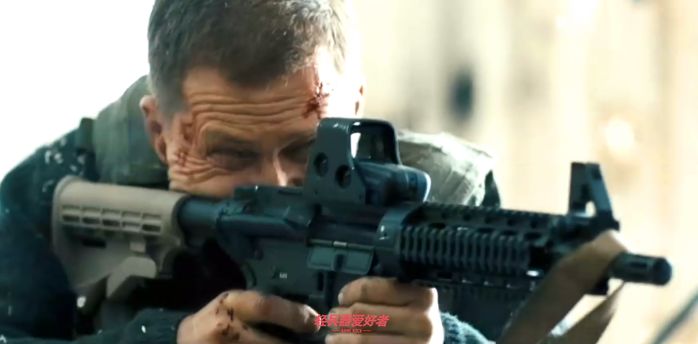 德国战术电影看过吗？《孤胆保镖》硬汉大叔和少女的枪械盛宴「电影*器武**解析」