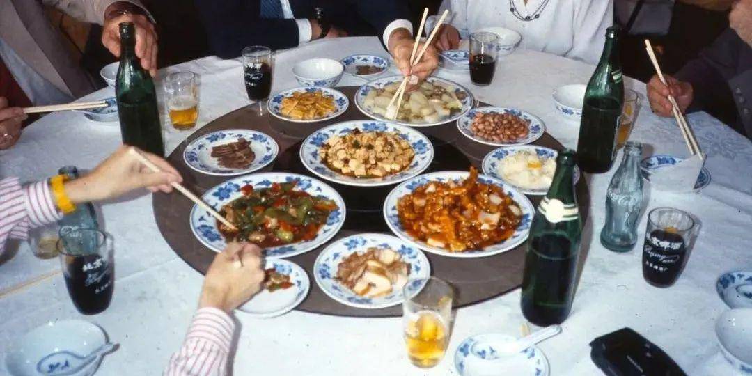 为了方便自己吃饭做了一个机器,日本人为了吃饭设计的神器