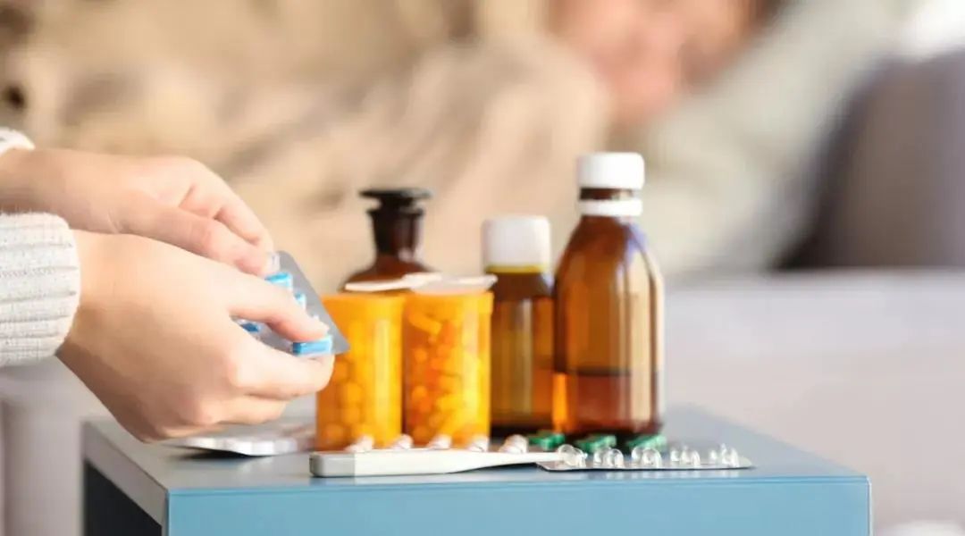 针对成人退烧药哪种副作用最小,儿童用的安全退烧药