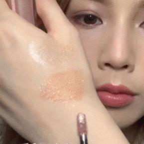 2018年王一博粉红色眼影,王一博雾蓝发同款