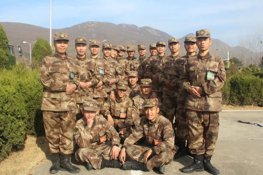 前线夜读|新兵连的迷彩记忆