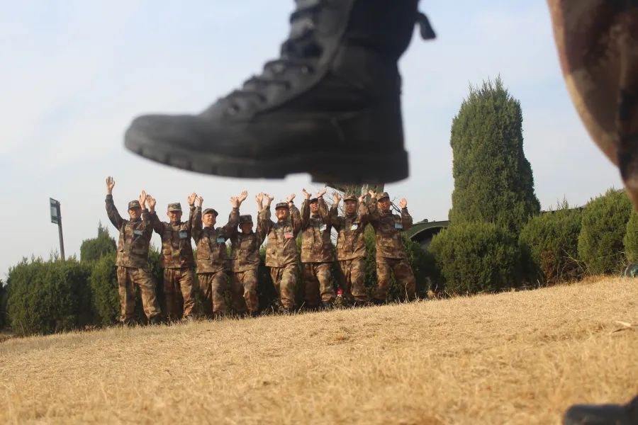 前线夜读|新兵连的迷彩记忆