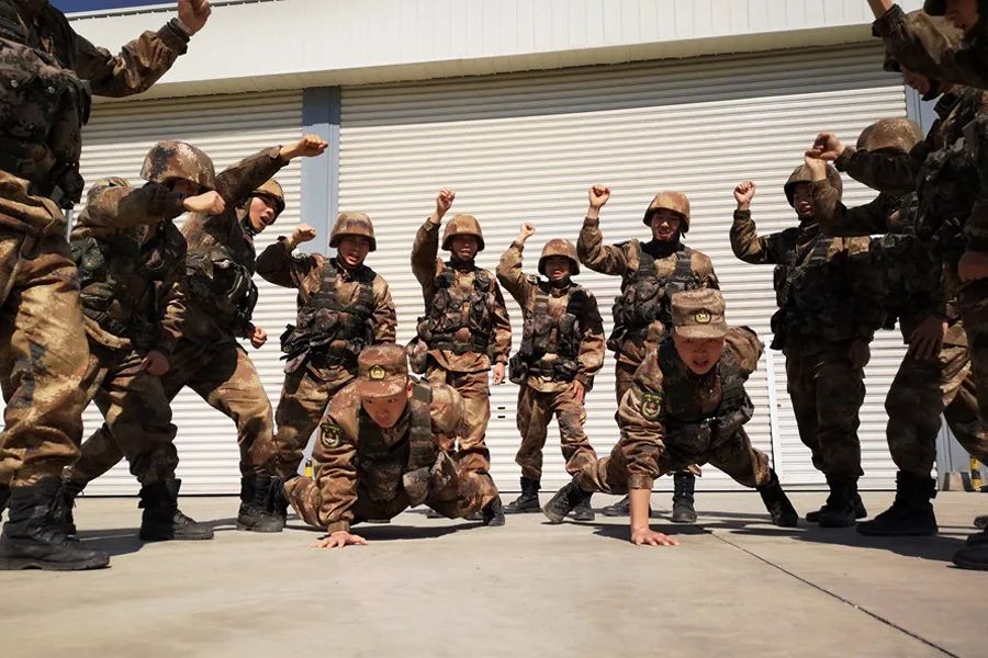 前线夜读|新兵连的迷彩记忆