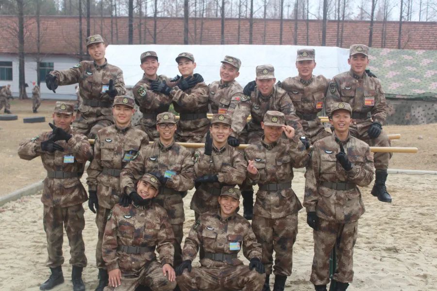 前线夜读|新兵连的迷彩记忆