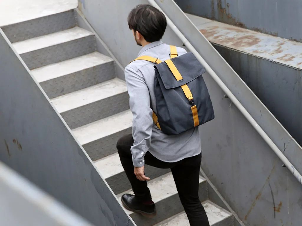 既能斜挎又能双肩的包,双肩包斜挎包单肩包三合一米奇