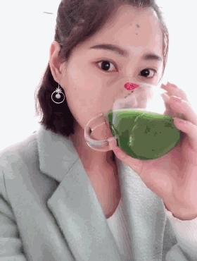 肚子上一抓一大把脂肪,肚子一抓一堆赘肉