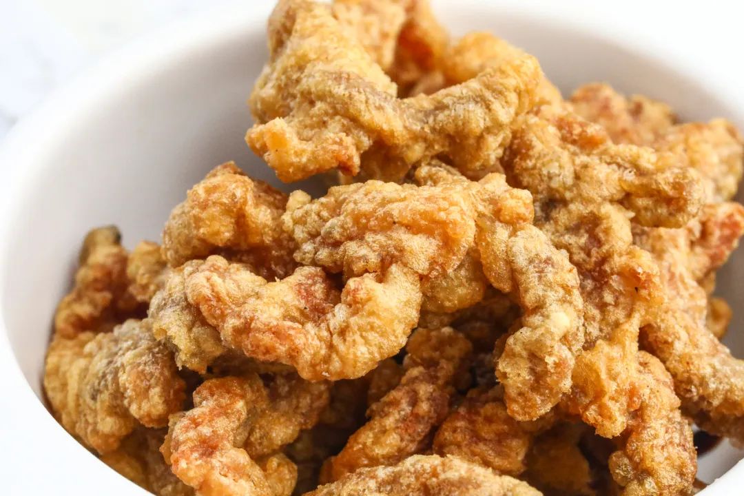 帝都惊现奇葩串串！神奇鸭肠会悬浮？！大牌口红用来吃...