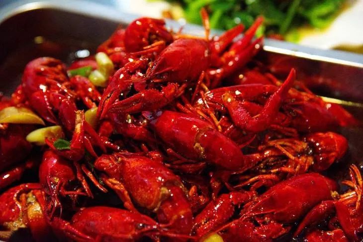 小龙虾美味又简单的做法,又麻又辣的小龙虾怎么做才好吃