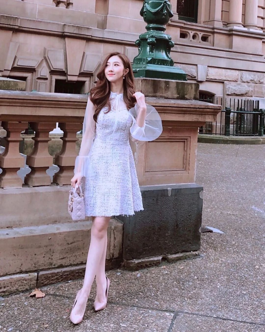 何依婷处女剧弹起，164唔够90斤！同届雷庄儿宜家做紧咩呢？