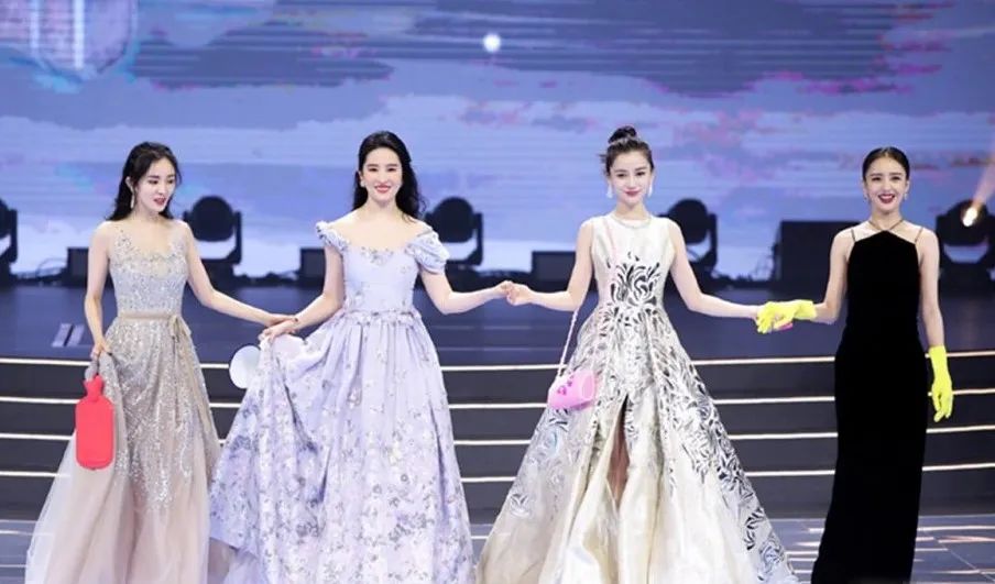 练锁骨一字肩的动作,练肩膀和背锁骨的动作