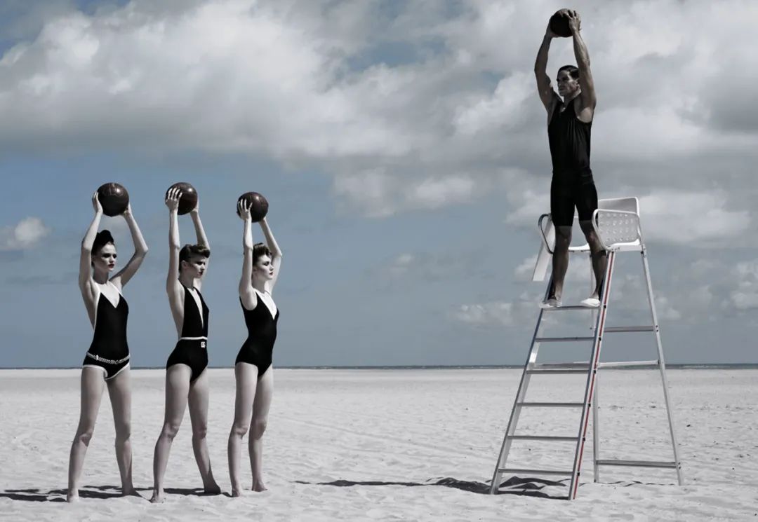 练锁骨一字肩的动作,练肩膀和背锁骨的动作