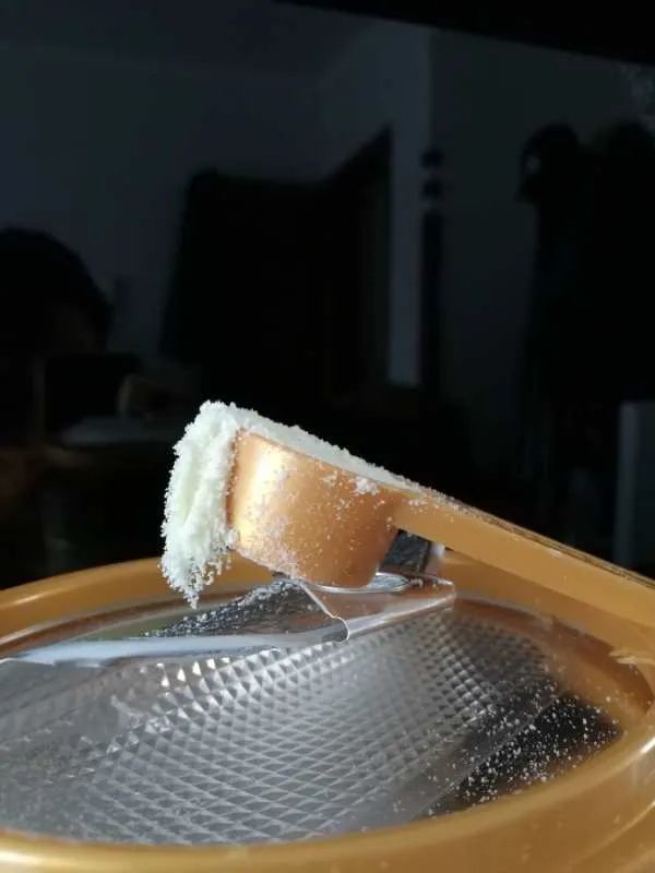 京东买奶粉发现虫子,买奶粉发现里面有条虫子